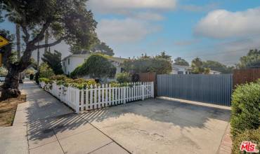 2252 1/2 28th Street, Santa Monica, California 90405, 1 Bedroom Bedrooms, ,1 BathroomBathrooms,Residential Lease,Rent,2252 1/2 28th Street,24470015