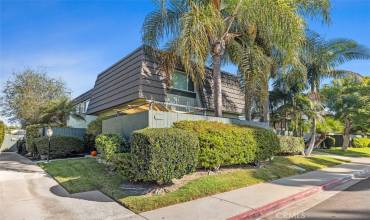 1632 Iowa Street A, Costa Mesa, California 92626, 2 Bedrooms Bedrooms, ,1 BathroomBathrooms,Residential,Buy,1632 Iowa Street A,PW24245425