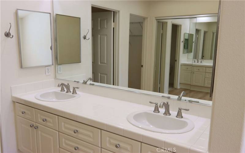 Dual Vanity Sink