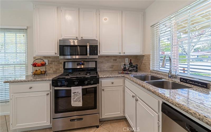 Light and bright kitchen