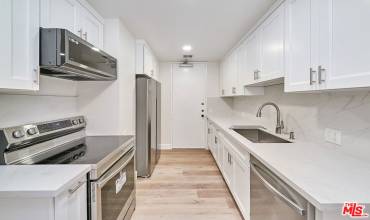 10747 Wilshire Boulevard 508, Los Angeles, California 90024, 2 Bedrooms Bedrooms, ,2 BathroomsBathrooms,Residential Lease,Rent,10747 Wilshire Boulevard 508,24471693