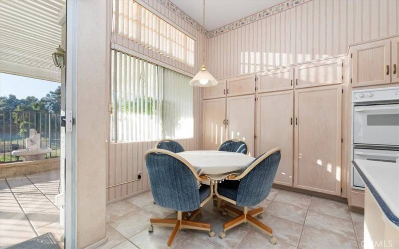 Kitchen Dining Area