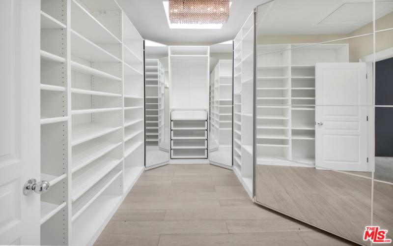 Primary walk-in-closet