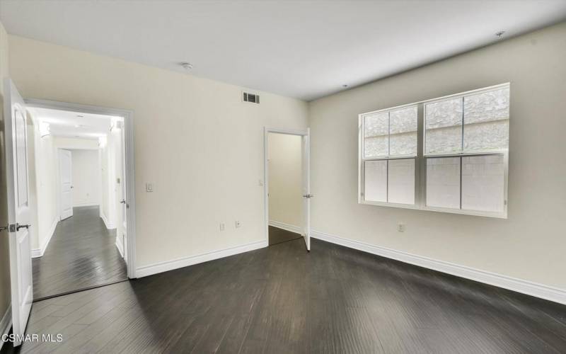 25-13200 Moorpark Unit 103-25