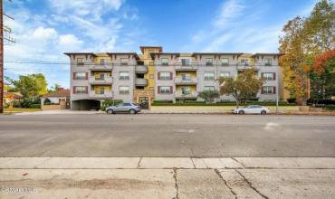 01-13200 Moorpark Unit 103-1