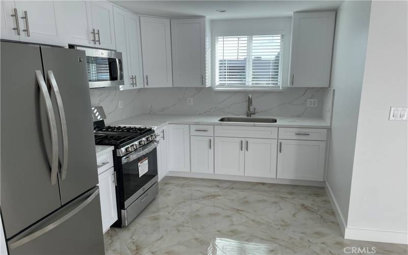 Kitchen with Stove and refrigerator