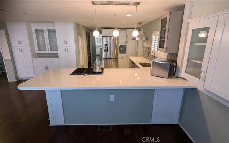 Over-size Countertop with Bar Seating