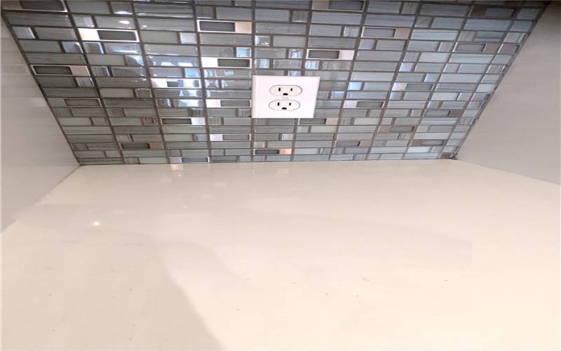 Gorgeous Shimmering Tiled Backsplash