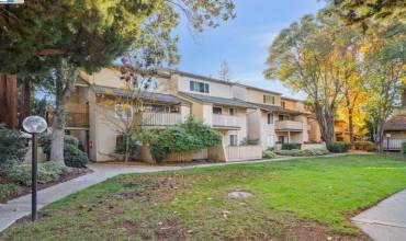 2700 Oak Rd 20, Walnut Creek, California 94597, 2 Bedrooms Bedrooms, ,1 BathroomBathrooms,Residential,Buy,2700 Oak Rd 20,41080307