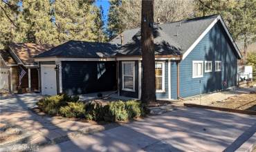 449 Mountainaire Lane, Big Bear Lake, California 92315, 2 Bedrooms Bedrooms, ,2 BathroomsBathrooms,Residential,Buy,449 Mountainaire Lane,IG24248510