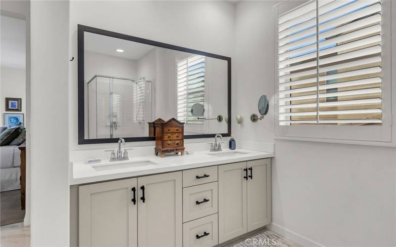 double sink in primary bathroom