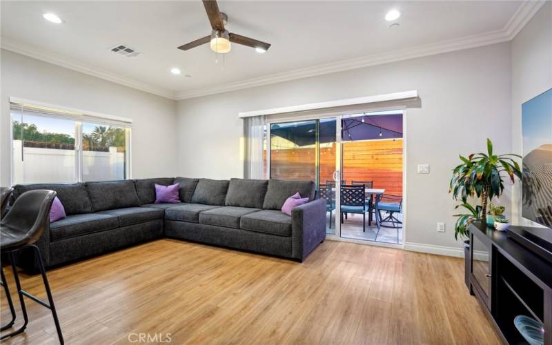 Living area with Ceiling fan