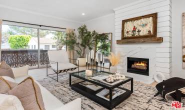 440 Veteran Avenue 205, Los Angeles, California 90024, 2 Bedrooms Bedrooms, ,2 BathroomsBathrooms,Residential,Buy,440 Veteran Avenue 205,24469931