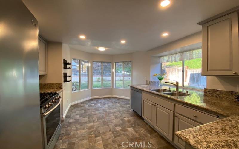 Upgraded kitchen with stainless steel appliances