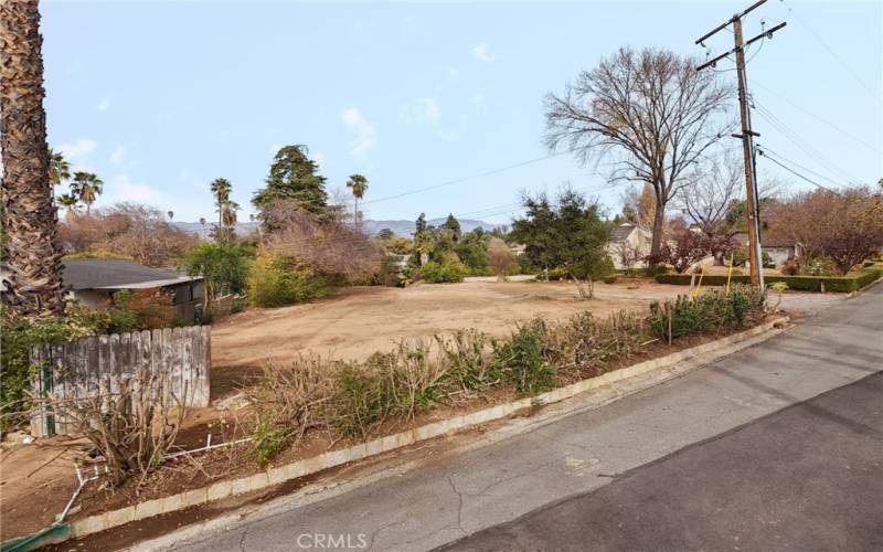 Land in Stunning South Redlands