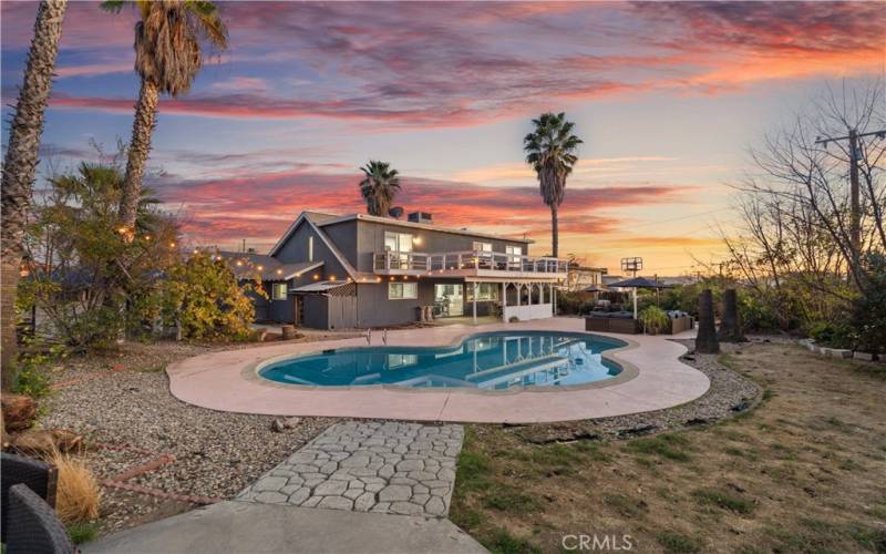 Back yard swimming pool