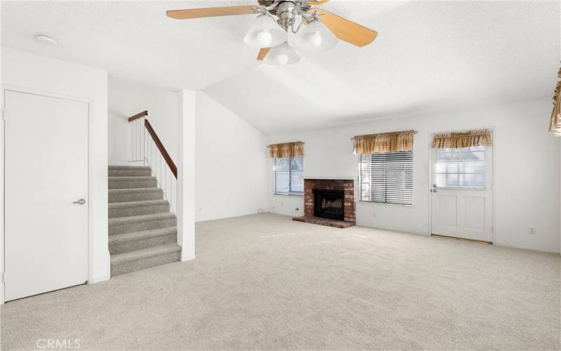 Vaulted Ceilings in Living room.