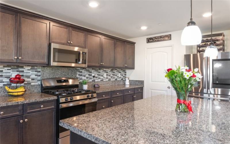 Granite Counter tops and pendant lighting