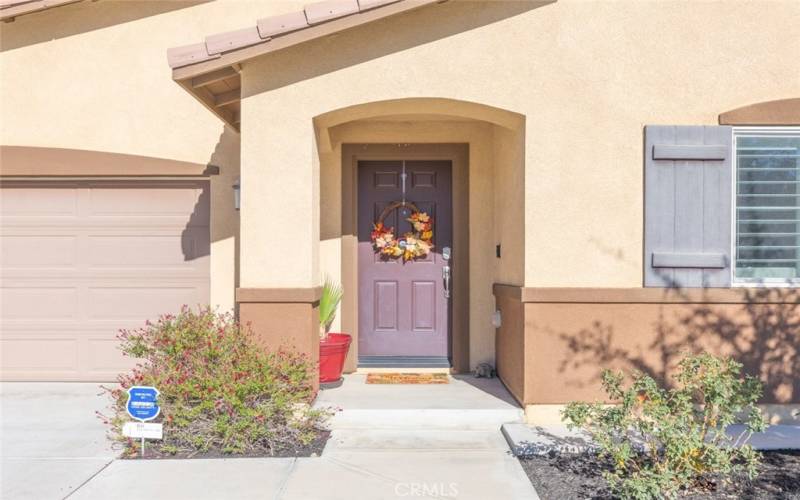 Entrance with Ring doorbell