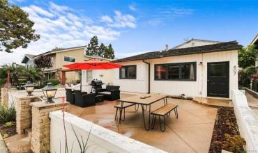 607 Larkspur Avenue, Corona Del Mar, California 92625, 3 Bedrooms Bedrooms, ,2 BathroomsBathrooms,Residential Lease,Rent,607 Larkspur Avenue,OC24249907