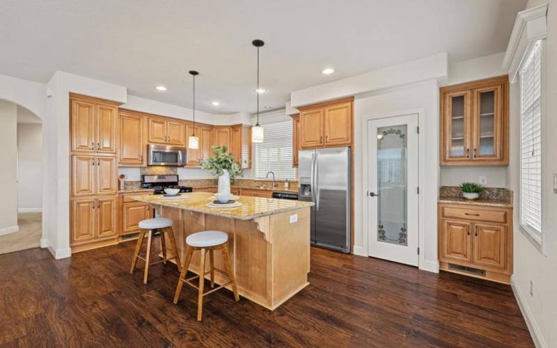 large open kitchen w pantry and island