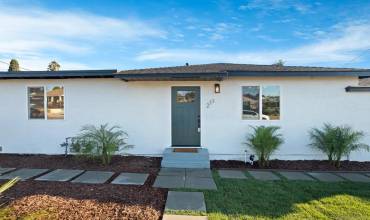 211 E California Ave, Vista, California 92084, 2 Bedrooms Bedrooms, ,1 BathroomBathrooms,Residential,Buy,211 E California Ave,240028333SD