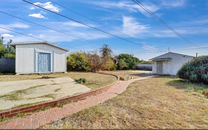 YARD VIEW SHED