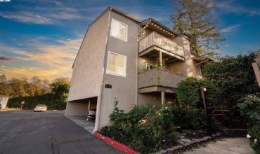 2720 Oak Rd 136, Walnut Creek, California 94597, 2 Bedrooms Bedrooms, ,1 BathroomBathrooms,Residential,Buy,2720 Oak Rd 136,41080641