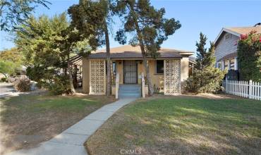 551 W Crescent Drive, Azusa, California 91702, 2 Bedrooms Bedrooms, ,1 BathroomBathrooms,Residential,Buy,551 W Crescent Drive,CV24200857