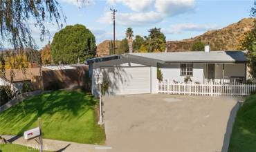 22459 Guadilamar Drive, Saugus, California 91350, 3 Bedrooms Bedrooms, ,2 BathroomsBathrooms,Residential,Buy,22459 Guadilamar Drive,DW24245638