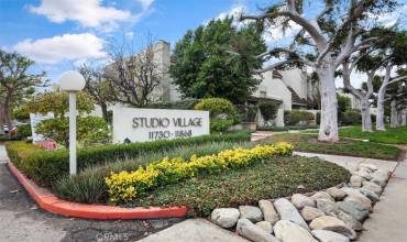 11762 Moorpark Street C, Studio City, California 91604, 1 Bedroom Bedrooms, ,2 BathroomsBathrooms,Residential,Buy,11762 Moorpark Street C,SR24246391