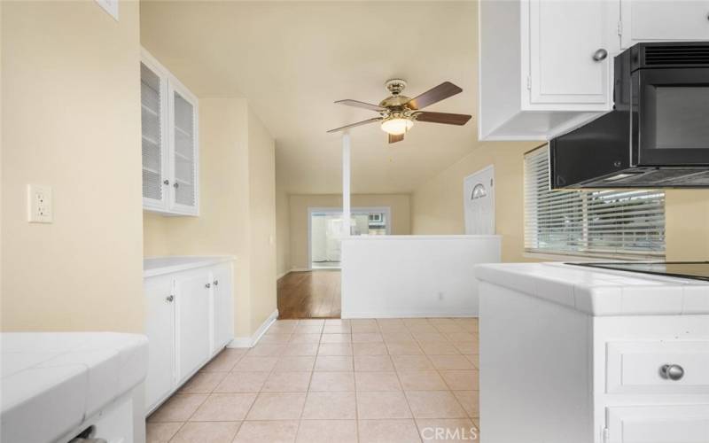 Kitchen and dining room flow