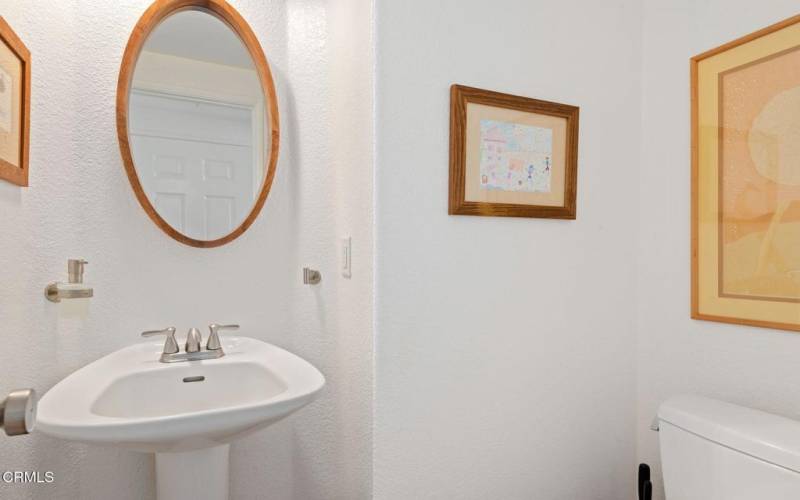 23-web-or-mls-23 - Powder Room