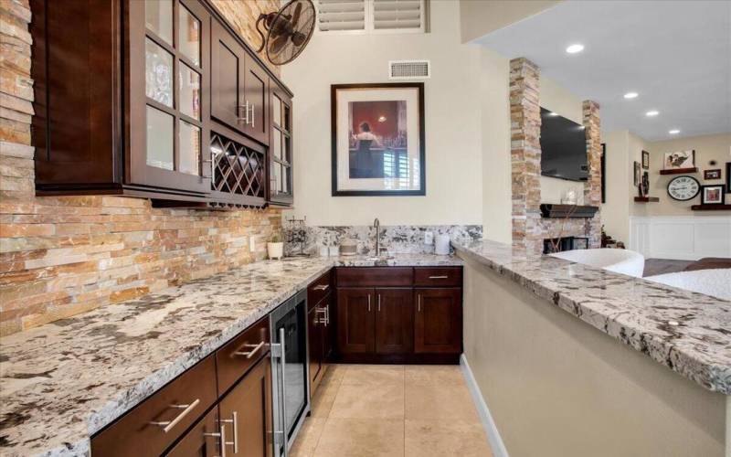 GREAT ROOM WET BAR