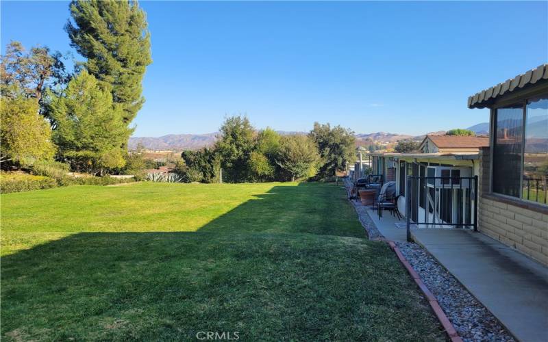 Backyard and peek-a-boo views to the mountains