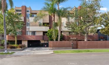 1425 N Detroit 404, Los Angeles, California 90046, 3 Bedrooms Bedrooms, ,2 BathroomsBathrooms,Residential,Buy,1425 N Detroit 404,OC24247935