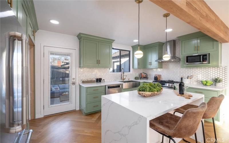 Fully Remodeled Kitchen