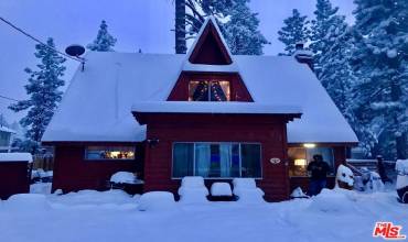 308 W Fairway Boulevard, Big Bear City, California 92314, 2 Bedrooms Bedrooms, ,2 BathroomsBathrooms,Residential,Buy,308 W Fairway Boulevard,24470659