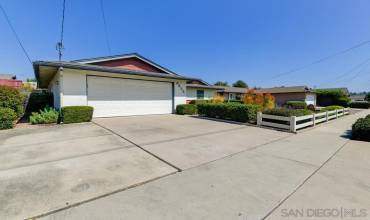 8322 Bashan Lake Ave, San Diego, California 92119, 5 Bedrooms Bedrooms, ,2 BathroomsBathrooms,Residential,Buy,8322 Bashan Lake Ave,240023190SD