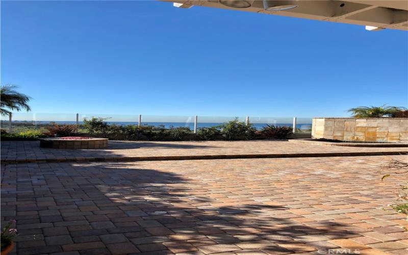 Huge patio with direct ocean views!