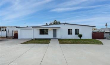 796 W Main Street, Riverside, California 92507, 4 Bedrooms Bedrooms, ,2 BathroomsBathrooms,Residential,Buy,796 W Main Street,DW24251398