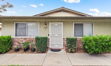 2213 Peppertree Way 1, Antioch, California 94509, 2 Bedrooms Bedrooms, ,1 BathroomBathrooms,Residential,Buy,2213 Peppertree Way 1,41080807