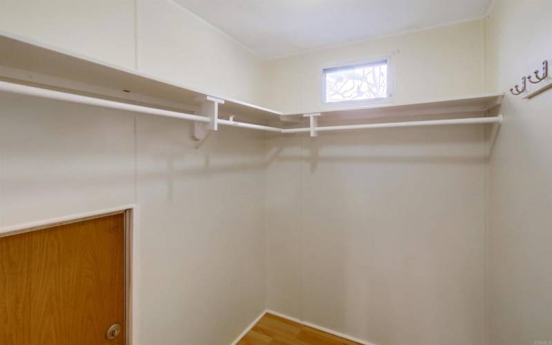 Walk-in Closet