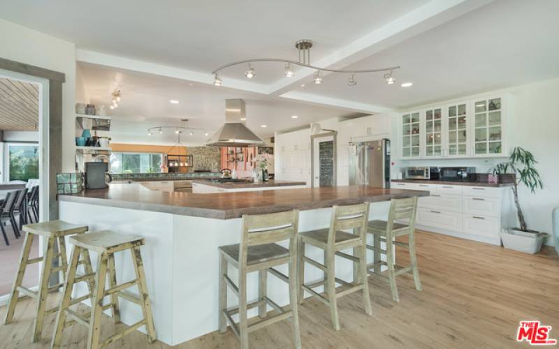 Kitchen and counter seating