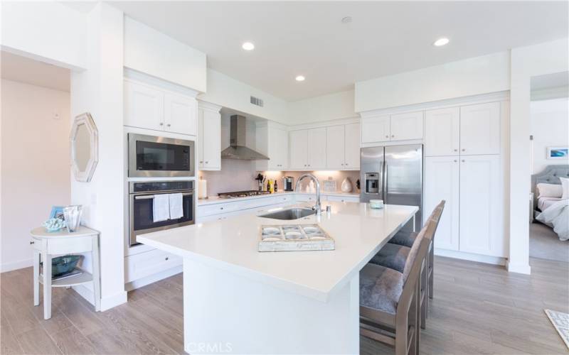 Gorgeous kitchen, open concept.