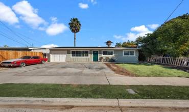 706 N Ash Street, Escondido, California 92027, 3 Bedrooms Bedrooms, ,1 BathroomBathrooms,Residential,Buy,706 N Ash Street,PTP2407653