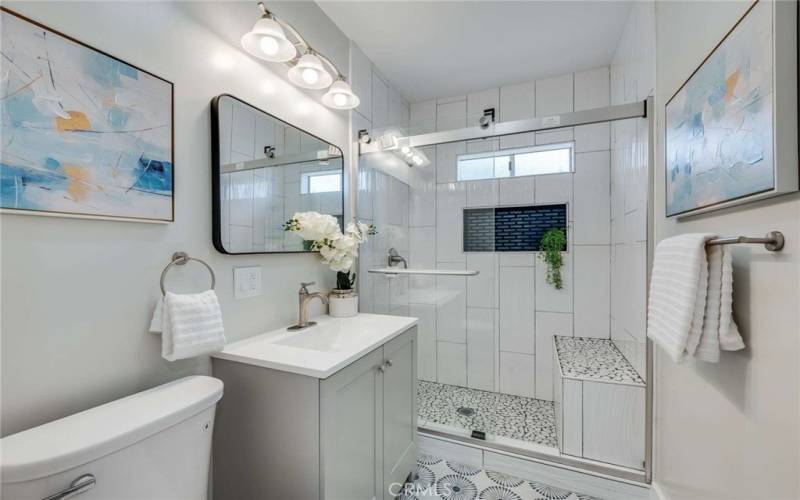 Beautifully Remodeled Hall Bathroom