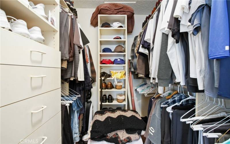 Walk in closet