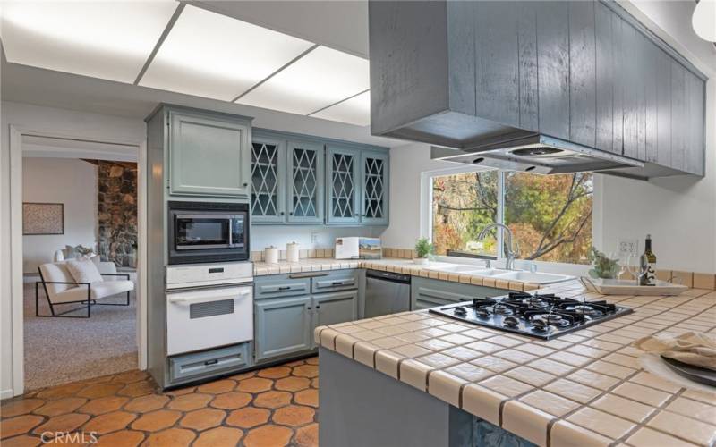 Kitchen - 5926 Avenue Juan Bautista, Jurupa