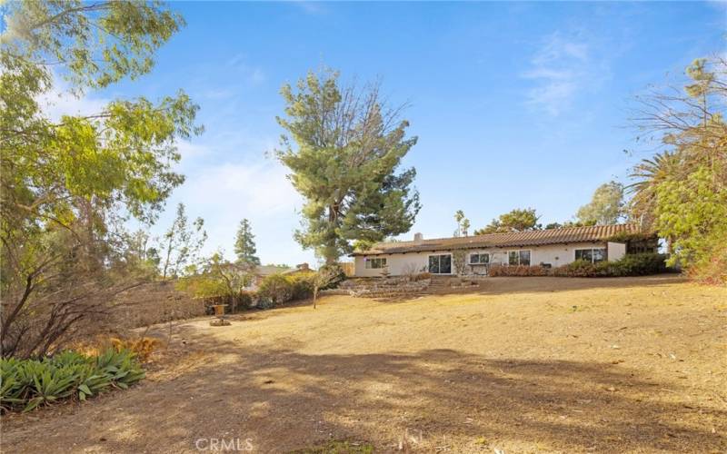 5926 Avenue Juan Bautista, Jurupa